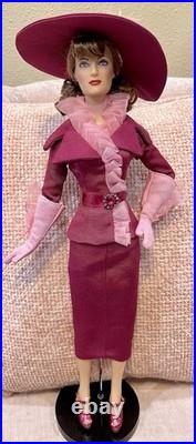 Tonner Tyler HOLLYWOOD LEGENDS MAD ABOUT THE HAT JOAN CRAWFORD 16 DOLL withBox