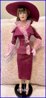 Tonner Tyler HOLLYWOOD LEGENDS MAD ABOUT THE HAT JOAN CRAWFORD 16 DOLL withBox