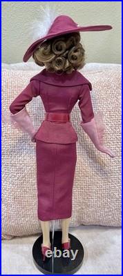 Tonner Tyler HOLLYWOOD LEGENDS MAD ABOUT THE HAT JOAN CRAWFORD 16 DOLL withBox Tonner Tyler HOLLYWOOD LEGENDS MAD ABOUT THE HAT JOAN CRAWFORD 16 DOLL withBox