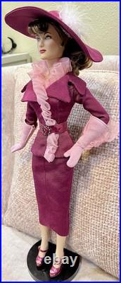 Tonner Tyler HOLLYWOOD LEGENDS MAD ABOUT THE HAT JOAN CRAWFORD 16 DOLL withBox