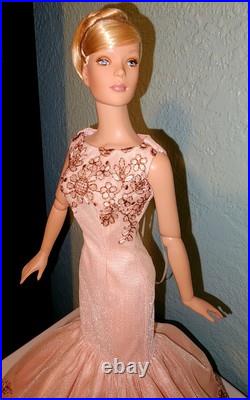 Tonner Tyler Sydney Blonde Doll With Hair Bun & Ooak Gown Tonner Tyler Sydney Blonde Doll With Hair Bun & Ooak Gown