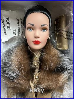 Tonner Tyler Wentworth 2001 COLLECTION ENSEMBLE D'OR 16 Doll NEW NRFB LE 100