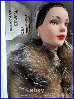 Tonner Tyler Wentworth 2001 COLLECTION ENSEMBLE D'OR 16 Doll NEW NRFB LE 100