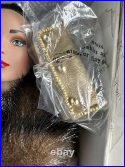 Tonner Tyler Wentworth 2001 COLLECTION ENSEMBLE D'OR 16 Doll NEW NRFB LE 100