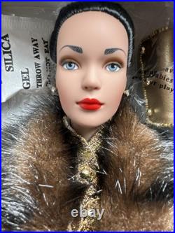 Tonner Tyler Wentworth 2001 COLLECTION ENSEMBLE D'OR 16 Doll NEW NRFB LE 100