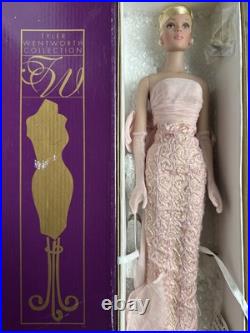 Tonner Tyler Wentworth 2001 Collection STANDING OVATION 16 Fashion Doll LE 1500 Tonner Tyler Wentworth 2001 Collection STANDING OVATION 16 Fashion Doll LE 1500