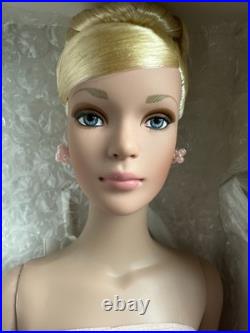 Tonner Tyler Wentworth 2001 Collection STANDING OVATION 16 Fashion Doll LE 1500 Tonner Tyler Wentworth 2001 Collection STANDING OVATION 16 Fashion Doll LE 1500