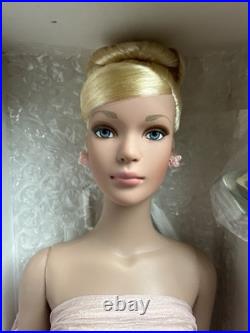 Tonner Tyler Wentworth 2001 Collection STANDING OVATION 16 Fashion Doll LE 1500 Tonner Tyler Wentworth 2001 Collection STANDING OVATION 16 Fashion Doll LE 1500