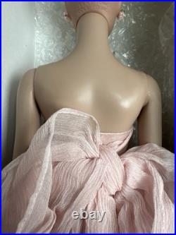 Tonner Tyler Wentworth 2001 Collection STANDING OVATION 16 Fashion Doll LE 1500 Tonner Tyler Wentworth 2001 Collection STANDING OVATION 16 Fashion Doll LE 1500