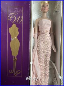 Tonner Tyler Wentworth 2001 Collection STANDING OVATION 16 Fashion Doll LE 1500 Tonner Tyler Wentworth 2001 Collection STANDING OVATION 16 Fashion Doll LE 1500