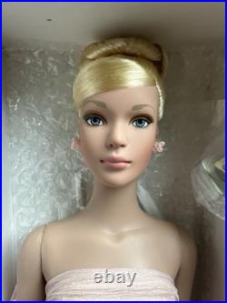 Tonner Tyler Wentworth 2001 Collection STANDING OVATION 16 Fashion Doll LE 1500 Tonner Tyler Wentworth 2001 Collection STANDING OVATION 16 Fashion Doll LE 1500