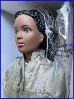 Tonner Tyler Wentworth 2002 COLLECTION URBAN SPORT ESME 16 Fashion Doll NIB NEW Tonner Tyler Wentworth 2002 COLLECTION URBAN SPORT ESME 16 Fashion Doll NIB NEW