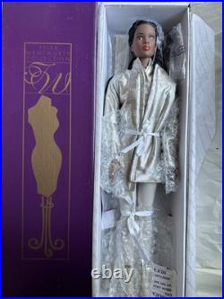 Tonner Tyler Wentworth 2002 COLLECTION URBAN SPORT ESME 16 Fashion Doll NIB NEW Tonner Tyler Wentworth 2002 COLLECTION URBAN SPORT ESME 16 Fashion Doll NIB NEW