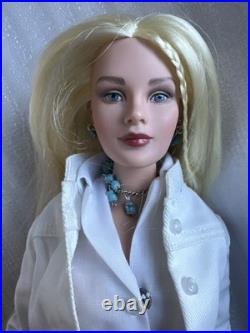 Tonner Tyler Wentworth 2002 SEVENTEEN Fashion Doll + FANTASTICALLY FRILLY OUTFIT