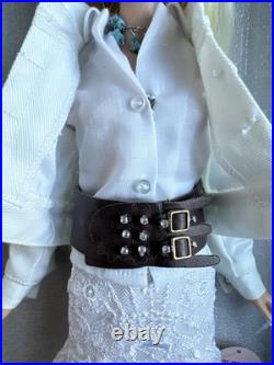 Tonner Tyler Wentworth 2002 SEVENTEEN Fashion Doll + FANTASTICALLY FRILLY OUTFIT
