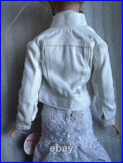 Tonner Tyler Wentworth 2002 SEVENTEEN Fashion Doll + FANTASTICALLY FRILLY OUTFIT