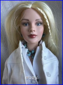 Tonner Tyler Wentworth 2002 SEVENTEEN Fashion Doll + FANTASTICALLY FRILLY OUTFIT