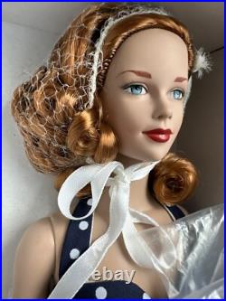Tonner Tyler Wentworth 2003 Collection BATHING BEAUTY BRENDA STARR 16 Doll NRFB Tonner Tyler Wentworth 2003 Collection BATHING BEAUTY BRENDA STARR 16 Doll NRFB