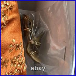 Tonner Tyler Wentworth 2004 Collection AMBER GLOW ESME 16 Dressed Fashion Doll Tonner Tyler Wentworth 2004 Collection AMBER GLOW ESME 16 Dressed Fashion Doll