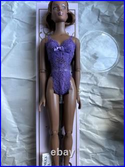 Tonner Tyler Wentworth 2004 Ready to Wear RUNWAY VIOLETTE ESME 16 Fashion Doll Tonner Tyler Wentworth 2004 Ready to Wear RUNWAY VIOLETTE ESME 16 Fashion Doll