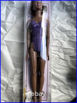 Tonner Tyler Wentworth 2004 Ready to Wear RUNWAY VIOLETTE ESME 16 Fashion Doll Tonner Tyler Wentworth 2004 Ready to Wear RUNWAY VIOLETTE ESME 16 Fashion Doll