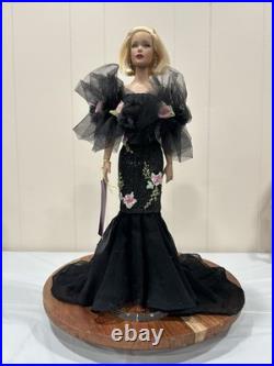 Tonner Tyler Wentworth 2005 C'Est Magnifique 16each doll