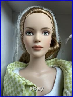 Tonner Tyler Wentworth 2006 Collection CHECK THIS OUT! 16 Dressed Fashion Doll