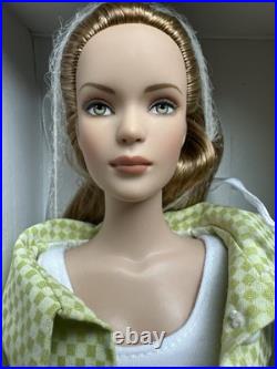 Tonner Tyler Wentworth 2006 Collection CHECK THIS OUT! 16 Dressed Fashion Doll