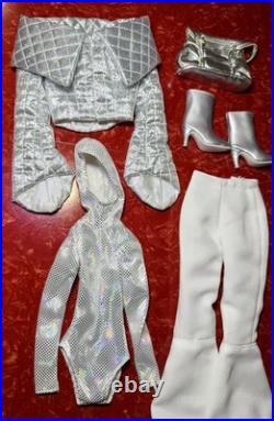 Tonner Tyler Wentworth 2007 COSMIC JETSET LUNA 16 Fashion Only NO DOLL Rare