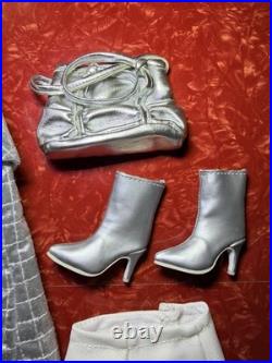 Tonner Tyler Wentworth 2007 COSMIC JETSET LUNA 16 Fashion Only NO DOLL Rare