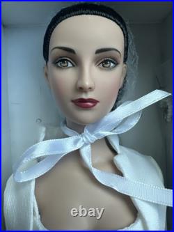 Tonner Tyler Wentworth 2007 Collection PRESS CONFERENCE EMILIE 16 DOLL NEW NIB Tonner Tyler Wentworth 2007 Collection PRESS CONFERENCE EMILIE 16 DOLL NEW NIB