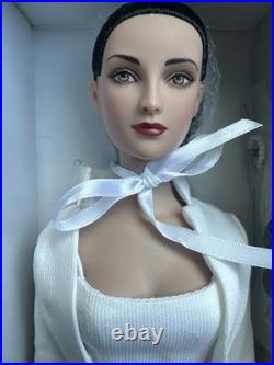 Tonner Tyler Wentworth 2007 Collection PRESS CONFERENCE EMILIE 16 DOLL NEW NIB Tonner Tyler Wentworth 2007 Collection PRESS CONFERENCE EMILIE 16 DOLL NEW NIB