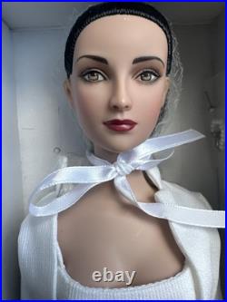 Tonner Tyler Wentworth 2007 Collection PRESS CONFERENCE EMILIE 16 DOLL NEW NIB Tonner Tyler Wentworth 2007 Collection PRESS CONFERENCE EMILIE 16 DOLL NEW NIB