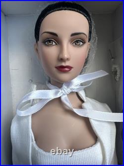 Tonner Tyler Wentworth 2007 Collection PRESS CONFERENCE EMILIE 16 DOLL NEW NIB Tonner Tyler Wentworth 2007 Collection PRESS CONFERENCE EMILIE 16 DOLL NEW NIB