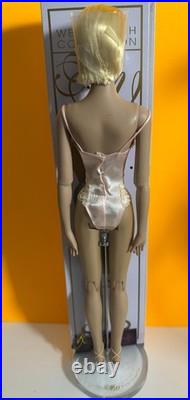 Tonner Tyler Wentworth Collection 16 FASHION DOLL NEW 2003