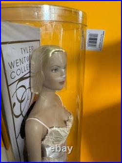 Tonner Tyler Wentworth Collection 16 FASHION DOLL NEW 2003