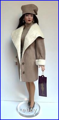 Tonner Tyler Wentworth Collection Look Of Luxe Doll Stand Outfit Tonner Tyler Wentworth Collection Look Of Luxe Doll Stand Outfit
