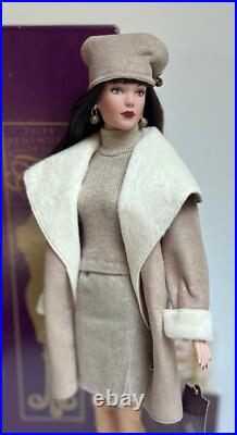 Tonner Tyler Wentworth Collection Look Of Luxe Doll Stand Outfit Box