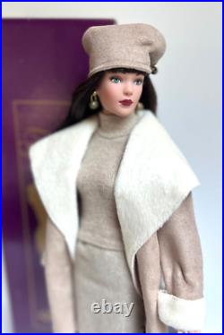 Tonner Tyler Wentworth Collection Look Of Luxe Doll Stand Outfit Box