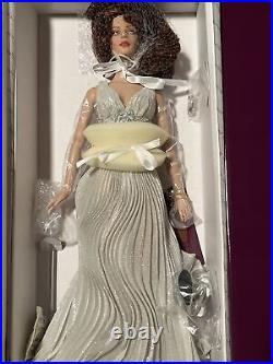Tonner Tyler Wentworth Convention Winter Flame Sydney Chase 16 Doll MIB NRFB