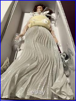Tonner Tyler Wentworth Convention Winter Flame Sydney Chase 16 Doll MIB NRFB