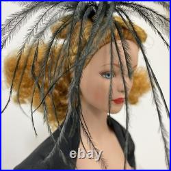 Tonner Tyler Wentworth Doll Soir de Fete 16 Theatre de La Mode with Box & Stand