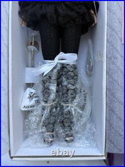 Tonner Tyler Wentworth Double Take Doll TW1301 NRFB Complete in Box (2003) Tonner Tyler Wentworth Double Take Doll TW1301 NRFB Complete in Box (2003)