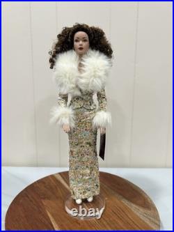 Tonner Tyler Wentworth Florentine Fashion Doll 16in Curly Hair Stand Outfit