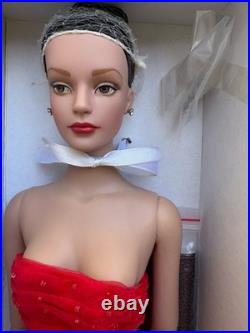 Tonner Tyler Wentworth Holiday Gala Sydney Doll TW9215 NIB NRFB Complete 16 Tonner Tyler Wentworth Holiday Gala Sydney Doll TW9215 NIB NRFB Complete 16