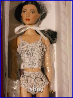 Tonner, Tyler Wentworth, Ready-To-Wear-Carrie TW2404 NRFB