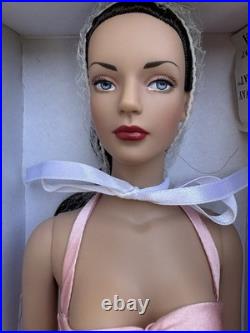 Tonner Tyler Wentworth Ready-To-Wear Shimmer Sydney Chase 16 Doll TW2403