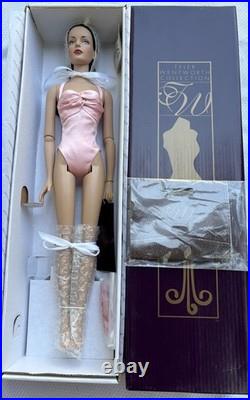 Tonner Tyler Wentworth Ready-To-Wear Shimmer Sydney Chase 16 Doll TW2403