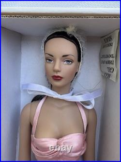 Tonner Tyler Wentworth Ready-To-Wear Shimmer Sydney Chase 16 Doll TW2403