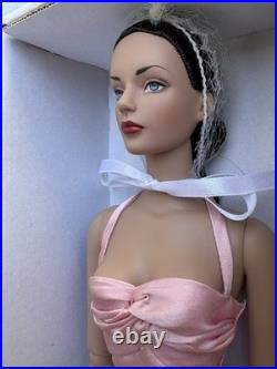 Tonner Tyler Wentworth Ready-To-Wear Shimmer Sydney Chase 16 Doll TW2403